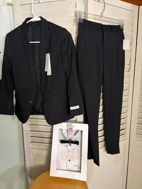 NWT Calvin Klein Kids Black Three-Piece Tuxedo Set